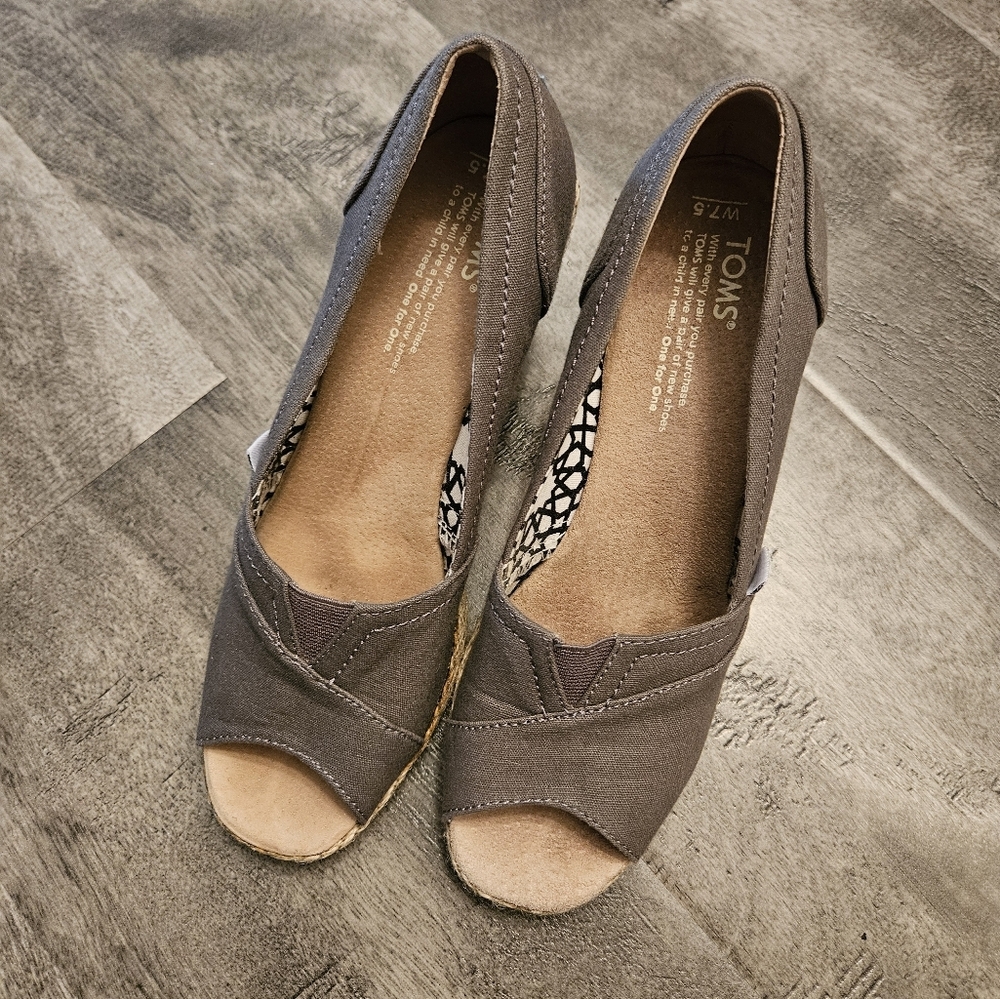 TOMS Women's Classic Espadrille Wedge - Picture 2 of 6